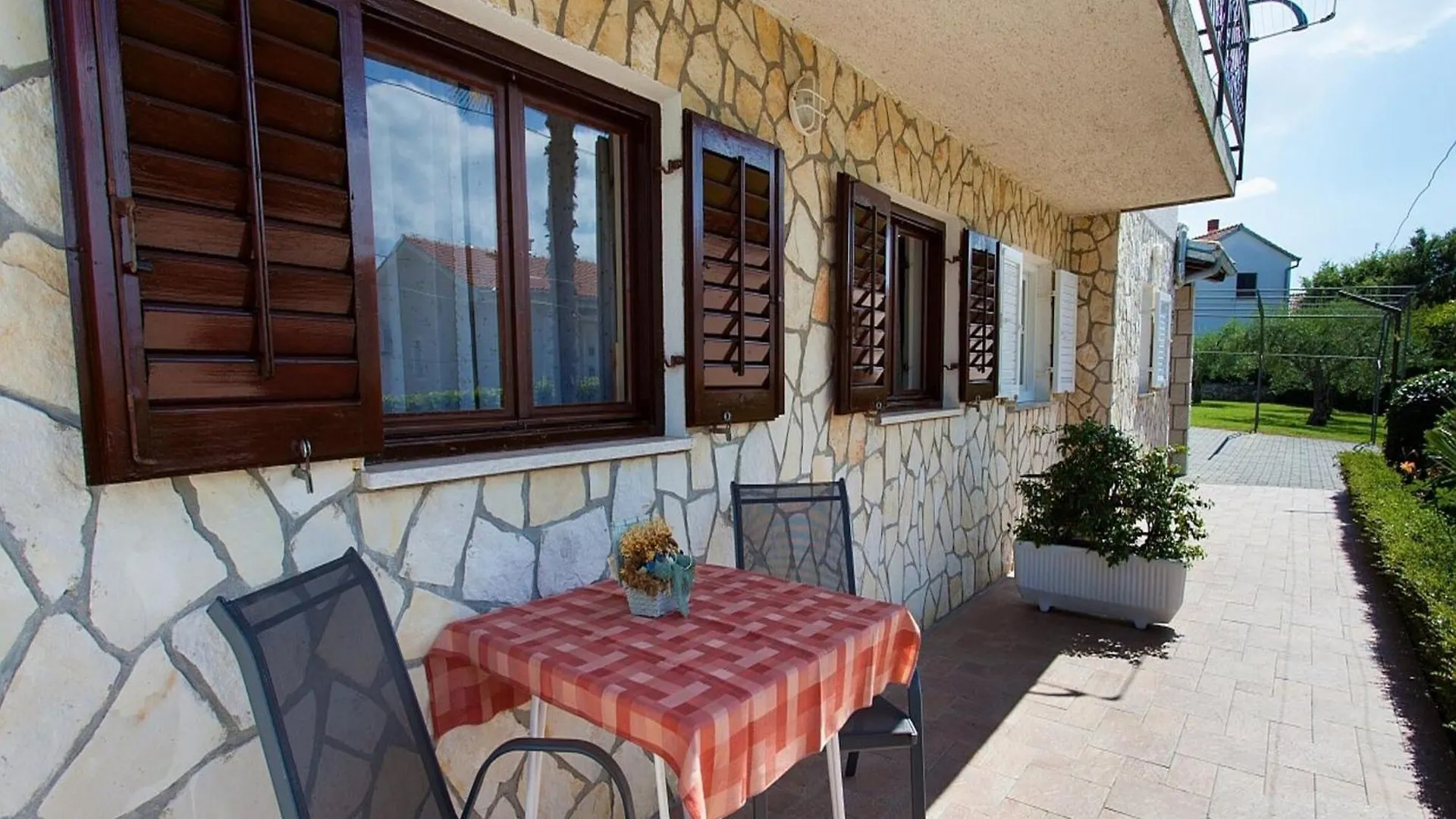 Cosy Apartment In Malinska Near Sea