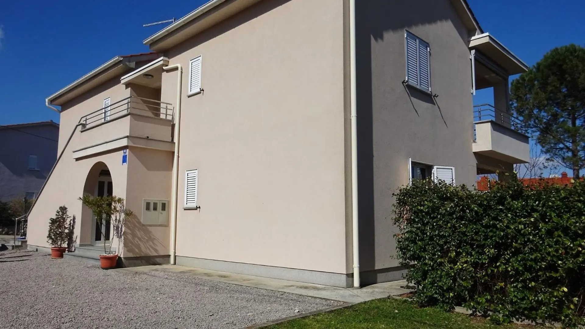 Cosy Apartment In Malinska Near Sea קרואטיה